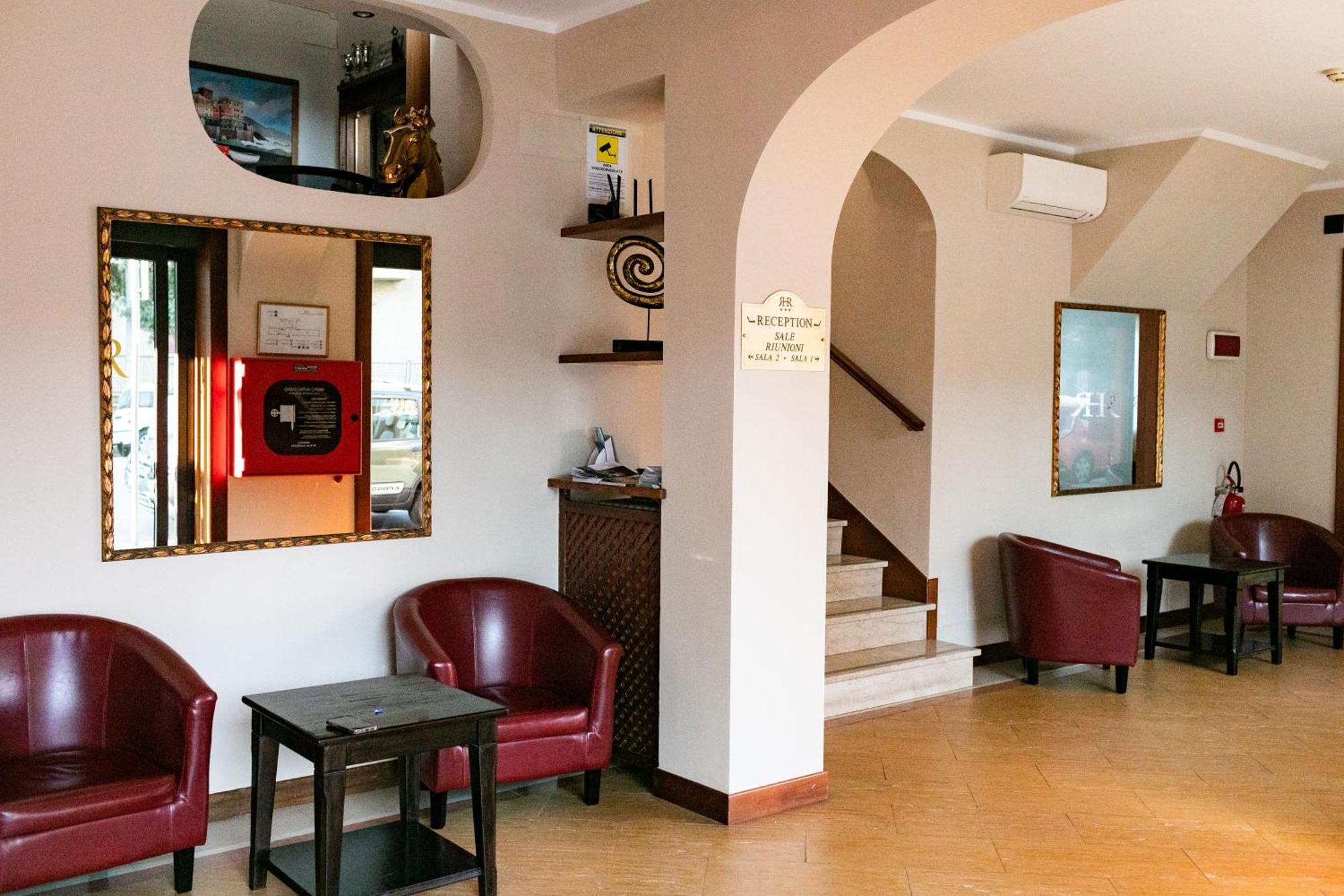 Rex Apartahotel 3*